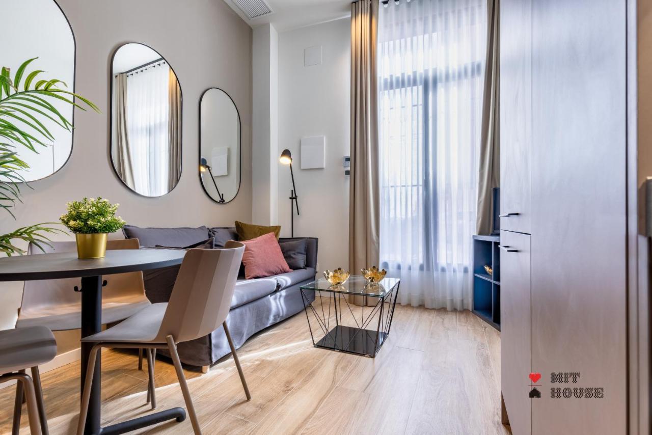 Castilla En Madrid Exterior photo