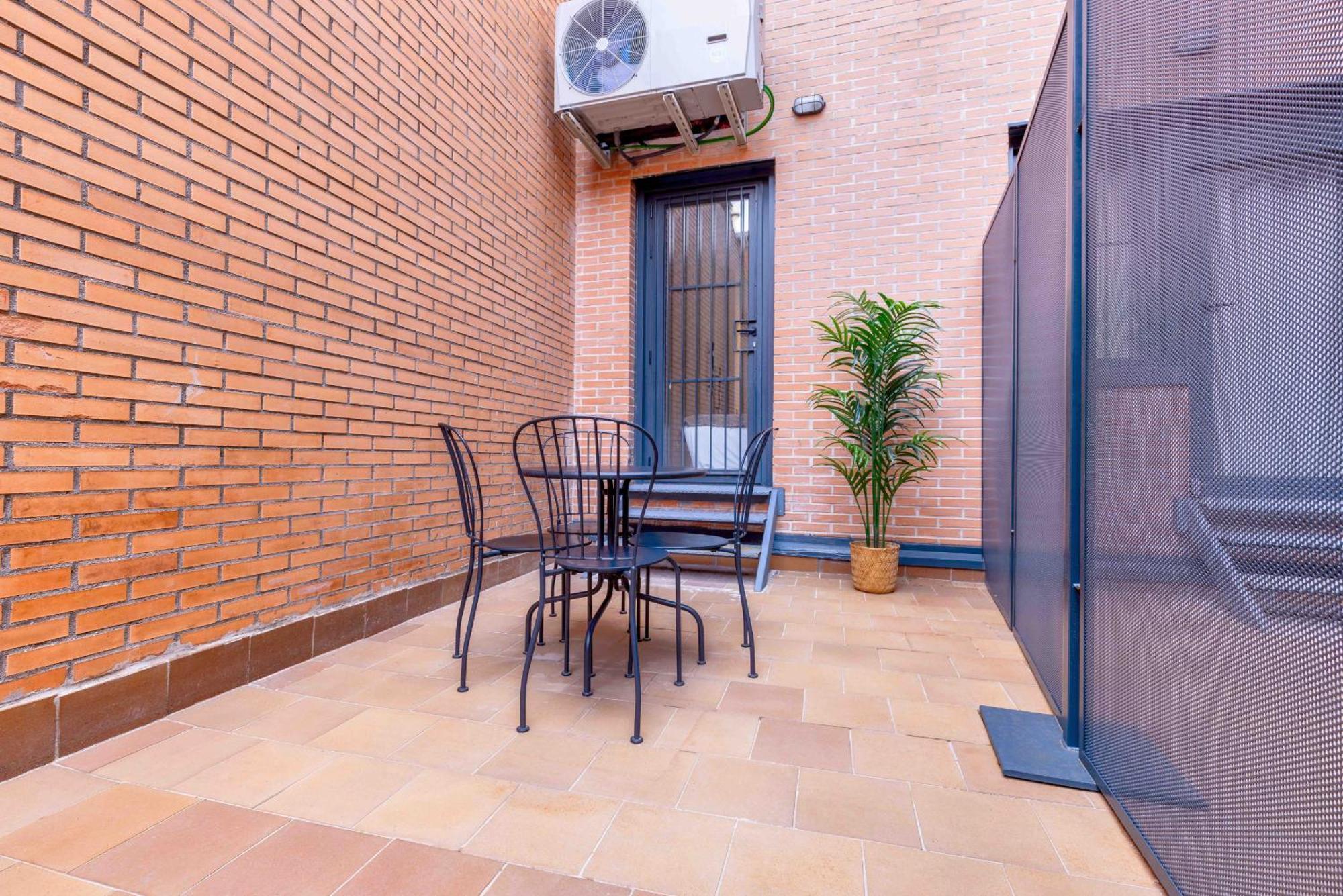 Castilla En Madrid Exterior photo