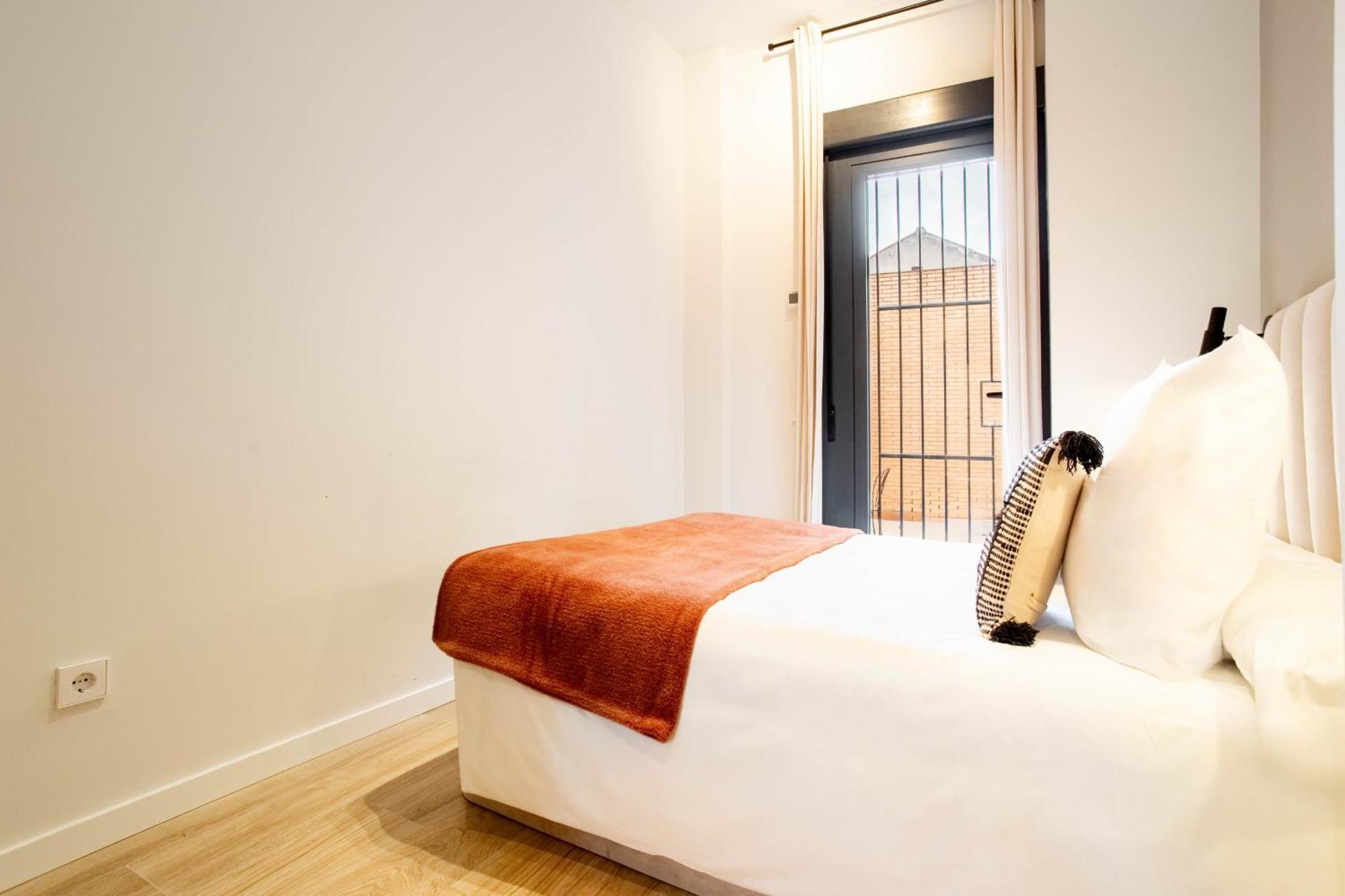 Castilla En Madrid Exterior photo